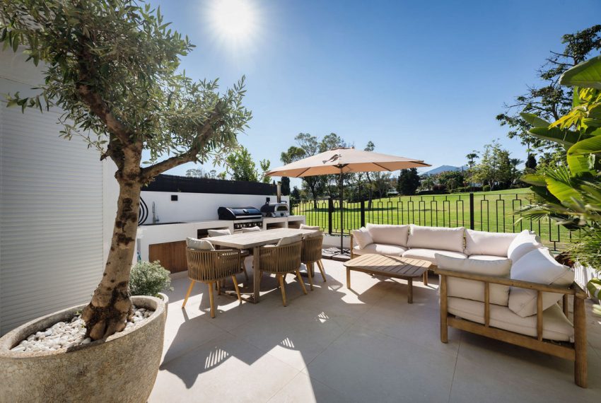 R5068276-Townhouse-For-Sale-Nueva-Andalucia-Terraced-3-Beds-182-Built