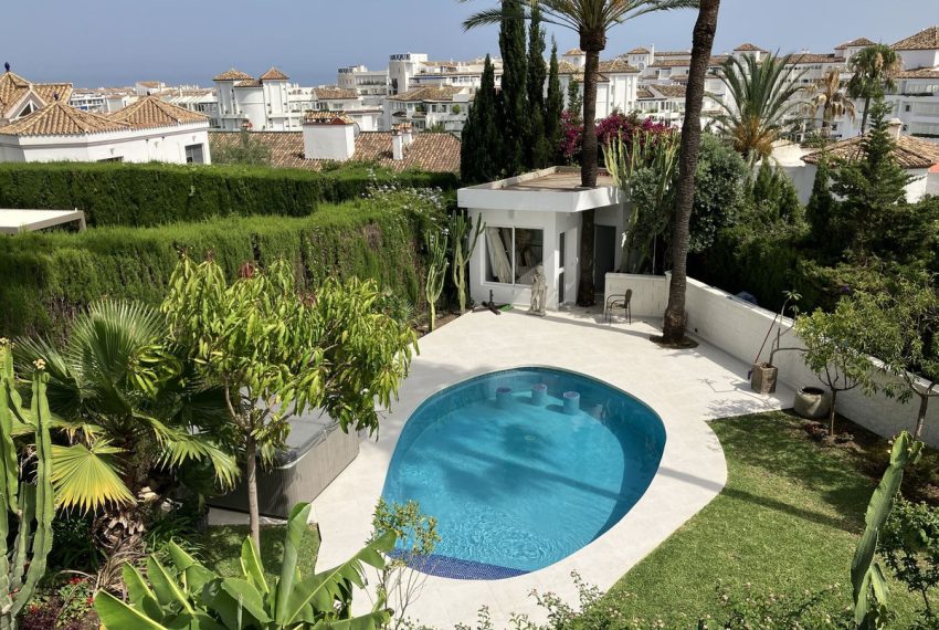 R5068387-Villa-For-Sale-Puerto-Banus-Detached-6-Beds-400-Built-1