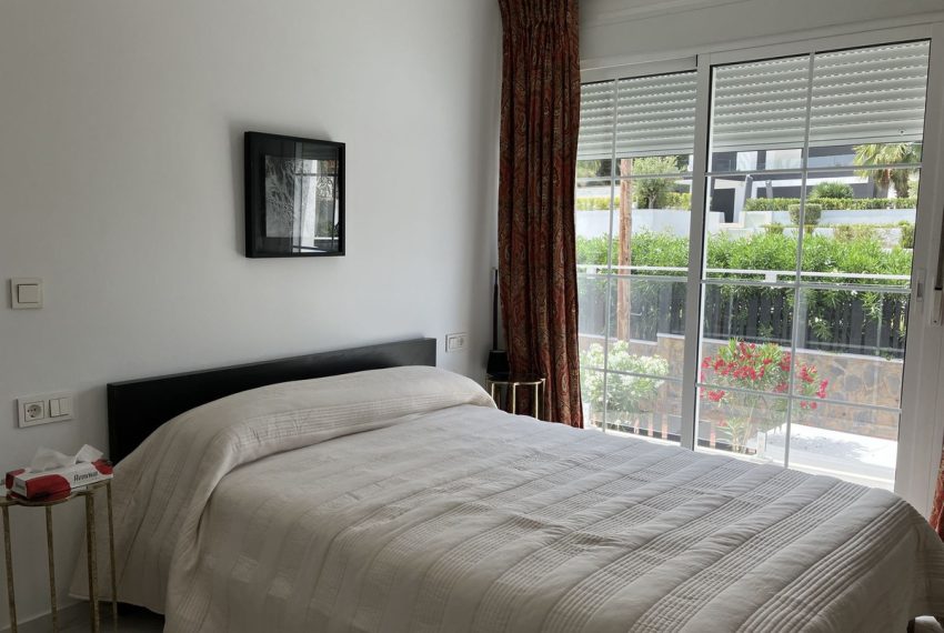 R5068387-Villa-For-Sale-Puerto-Banus-Detached-6-Beds-400-Built-11