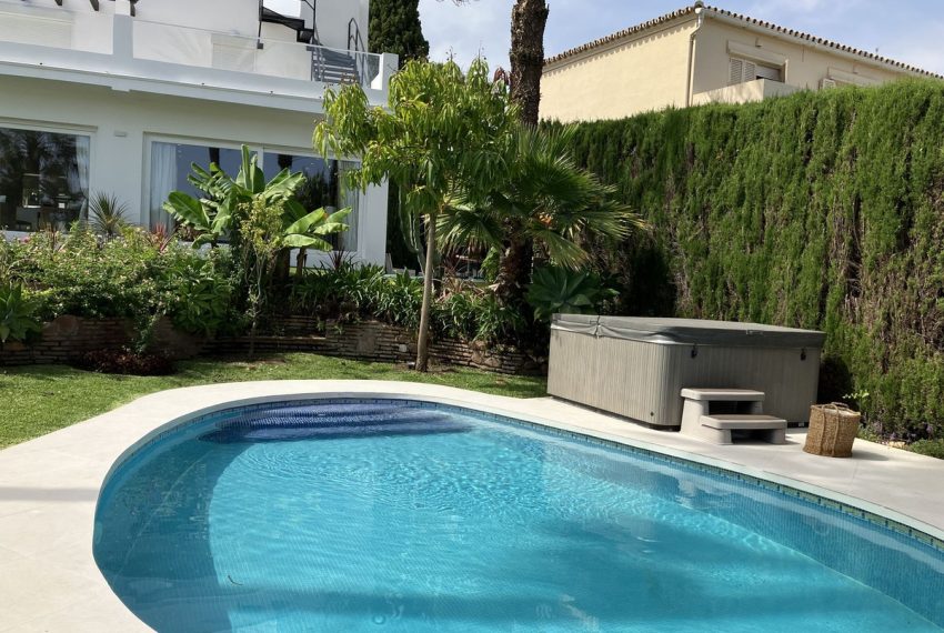 R5068387-Villa-For-Sale-Puerto-Banus-Detached-6-Beds-400-Built-17
