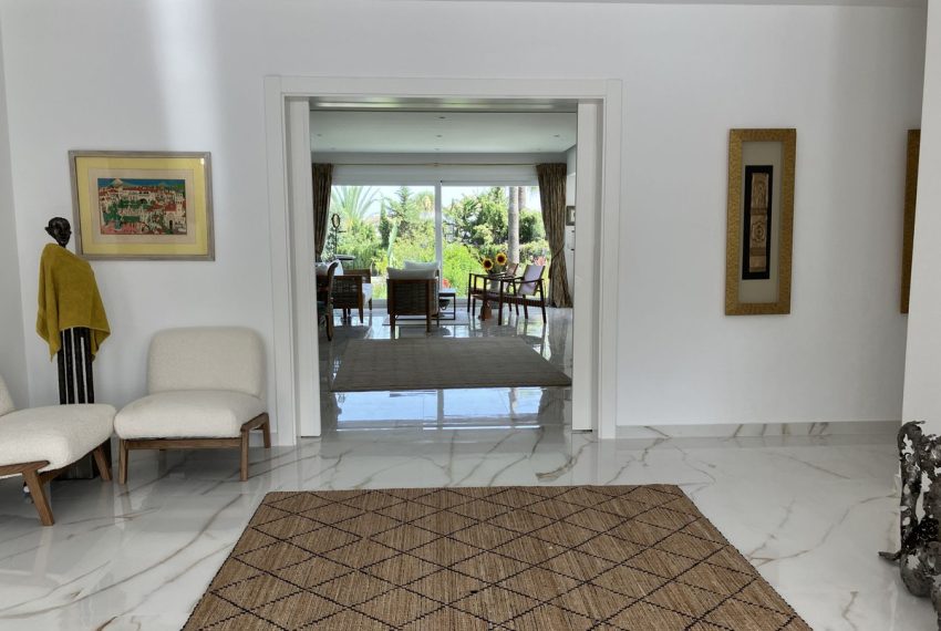 R5068387-Villa-For-Sale-Puerto-Banus-Detached-6-Beds-400-Built-2