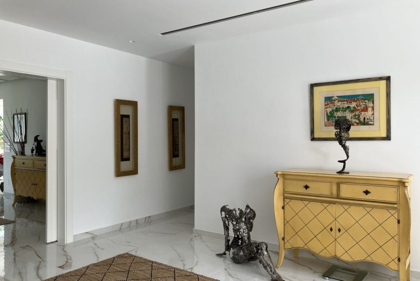 R5068387-Villa-For-Sale-Puerto-Banus-Detached-6-Beds-400-Built-3