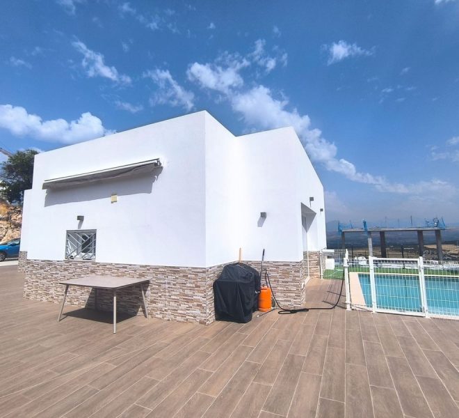 R5069542-Image 1-Detached - 3 Beds - 121 Built