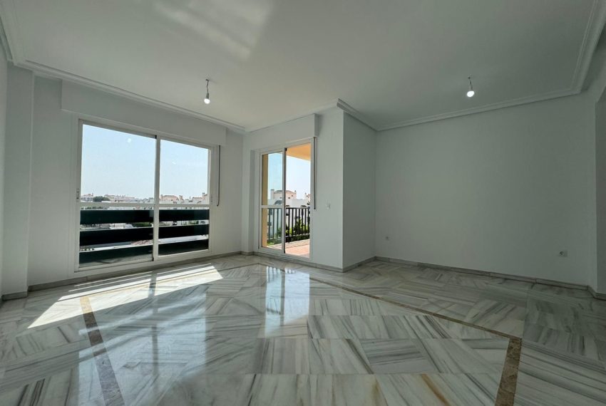 R5069635-Apartment-For-Sale-Nueva-Andalucia-Penthouse-2-Beds-94-Built-2
