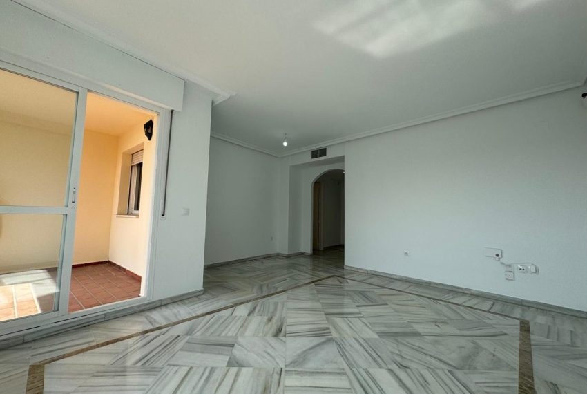 R5069635-Apartment-For-Sale-Nueva-Andalucia-Penthouse-2-Beds-94-Built-3