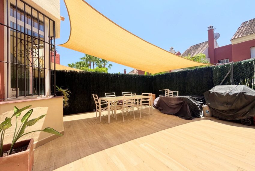 R5069740-Townhouse-For-Sale-Estepona-Terraced-3-Beds-162-Built-1