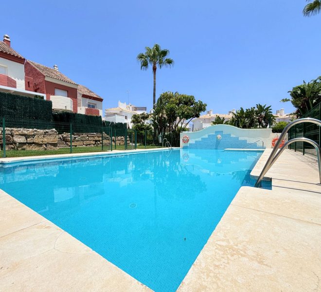 R5069740-Image 1-Terraced - 3 Beds - 162 Built