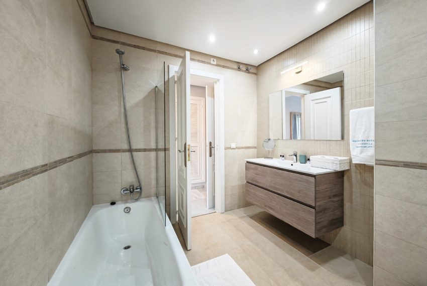 R5069848-Apartment-For-Sale-Puerto-de-Cabopino-Middle-Floor-2-Beds-160-Built-13