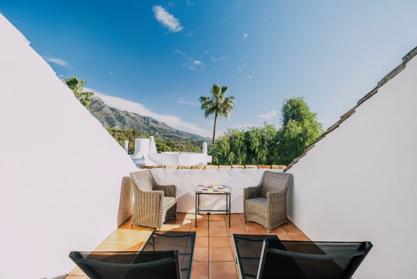 R5069854-Townhouse-For-Sale-Nueva-Andalucia-Semi-Detached-4-Beds-204-Built-2