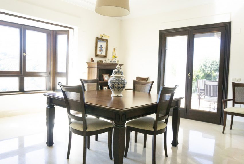 R5069938-Villa-For-Sale-Benahavis-Detached-5-Beds-700-Built-11