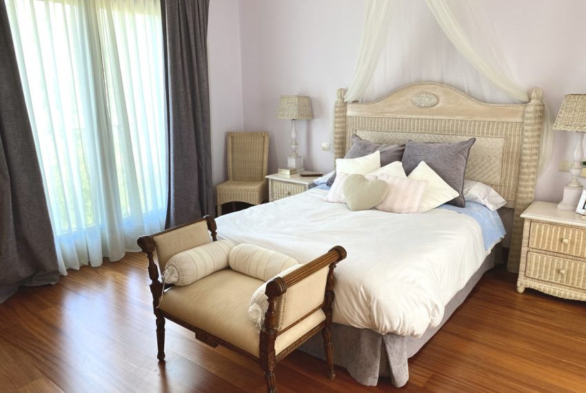 R5069938-Villa-For-Sale-Benahavis-Detached-5-Beds-700-Built-13