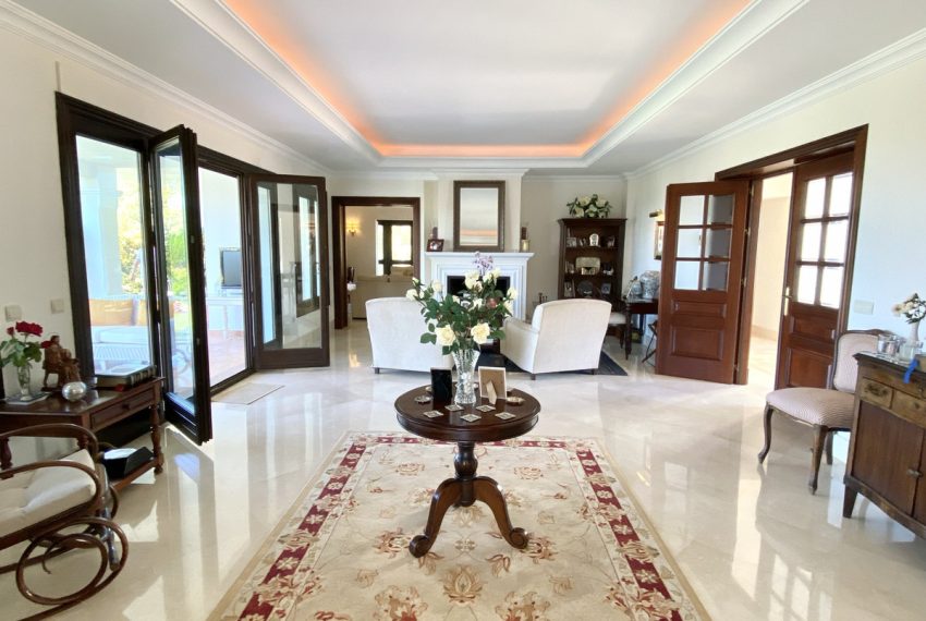 R5069938-Villa-For-Sale-Benahavis-Detached-5-Beds-700-Built-4