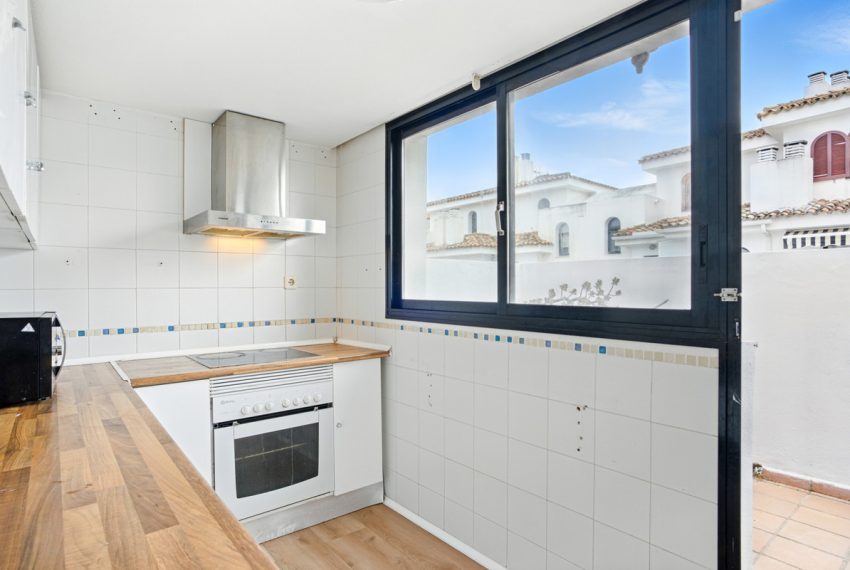 R5069944-Townhouse-For-Sale-Estepona-Terraced-3-Beds-245-Built-5