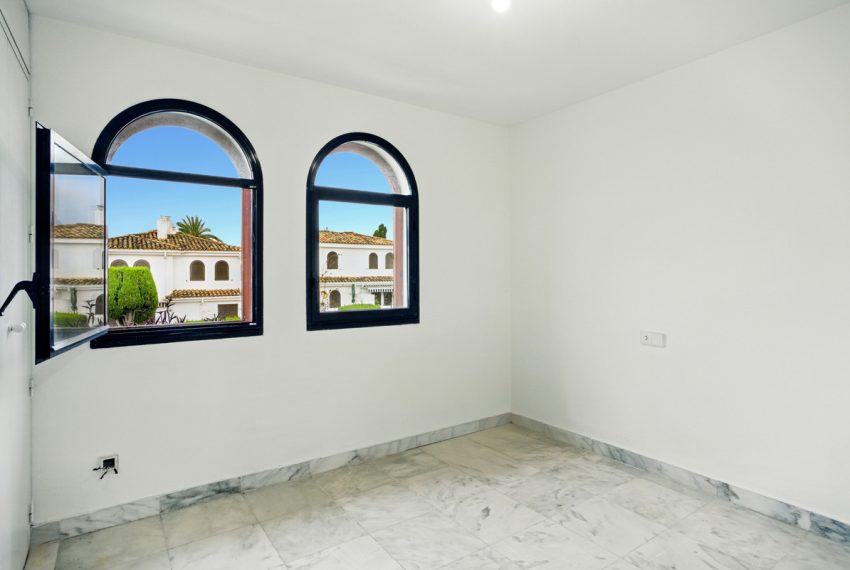 R5069944-Townhouse-For-Sale-Estepona-Terraced-3-Beds-245-Built-6