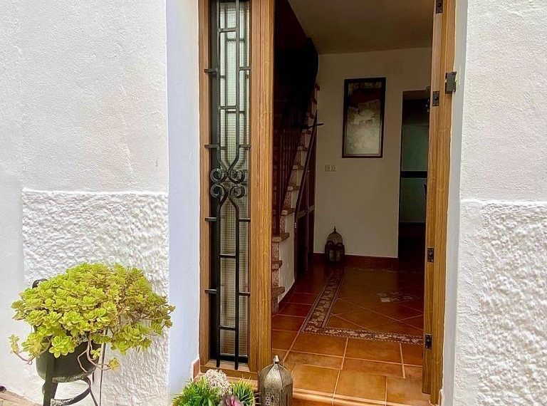 R5070118-Townhouse-For-Sale-Istan-Terraced-4-Beds-120-Built-1
