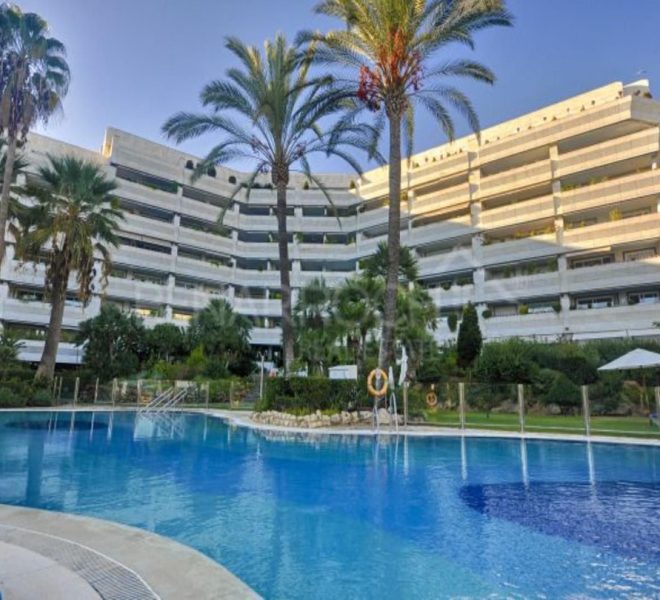 R5070340-Image 1-Middle Floor - 2 Beds - 133 Built