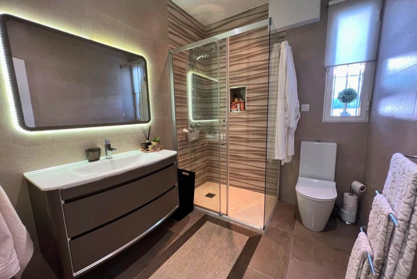 R5070850-Villa-For-Sale-Estepona-Detached-3-Beds-209-Built-1
