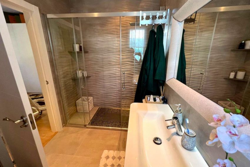 R5070850-Villa-For-Sale-Estepona-Detached-3-Beds-209-Built-4