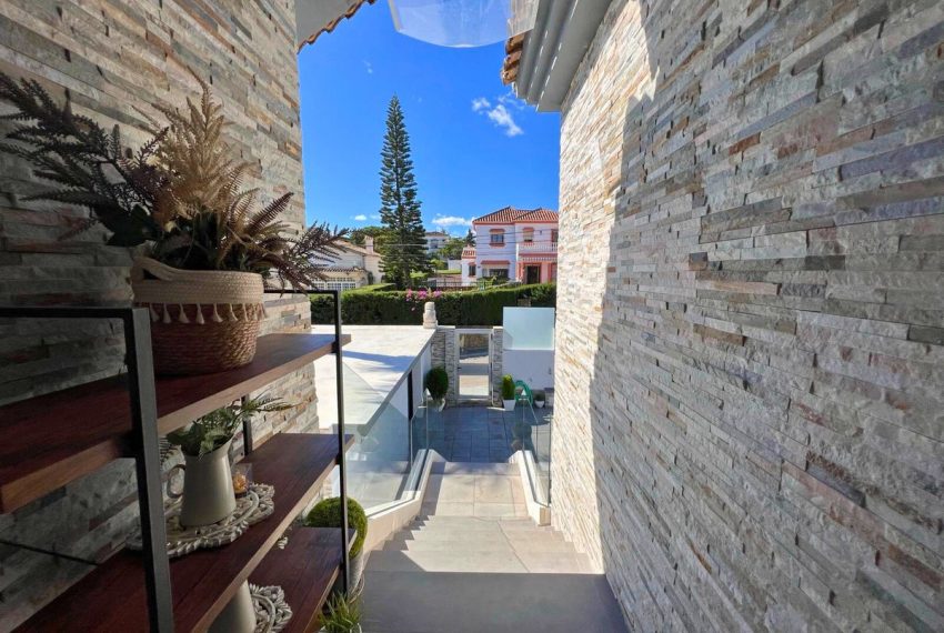 R5070850-Villa-For-Sale-Estepona-Detached-3-Beds-209-Built-6