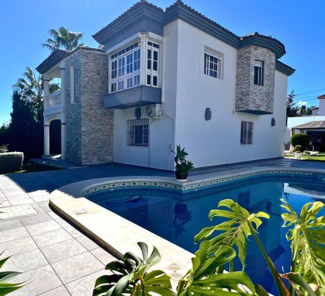 R5070850-Image 1-Detached - 3 Beds - 209 Built