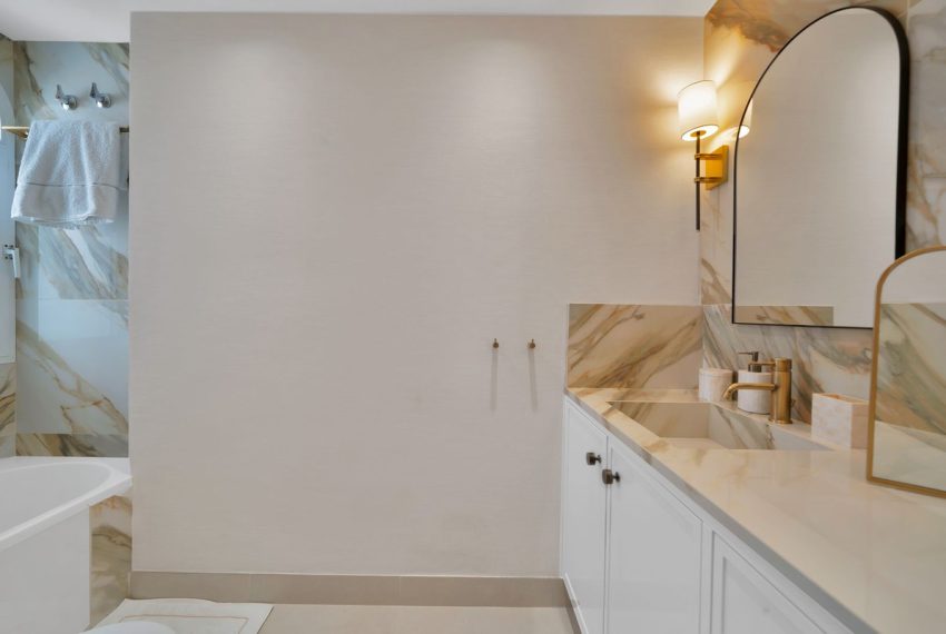 R5071066-Townhouse-For-Sale-Nueva-Andalucia-Terraced-4-Beds-132-Built-13