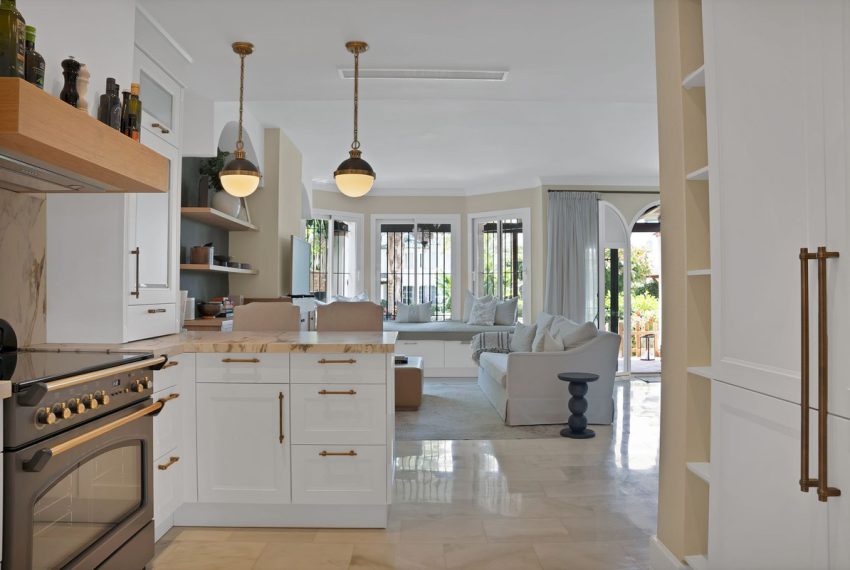 R5071066-Townhouse-For-Sale-Nueva-Andalucia-Terraced-4-Beds-132-Built-15