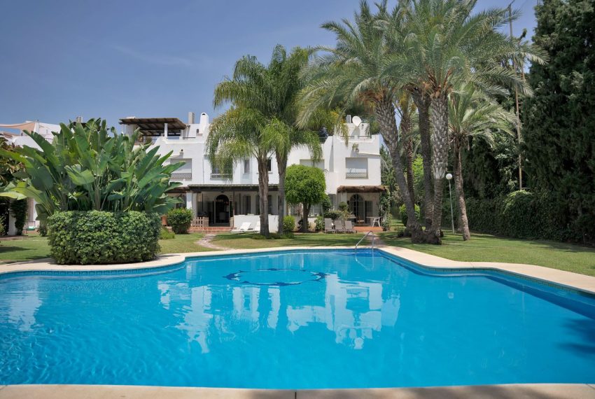 R5071066-Townhouse-For-Sale-Nueva-Andalucia-Terraced-4-Beds-132-Built