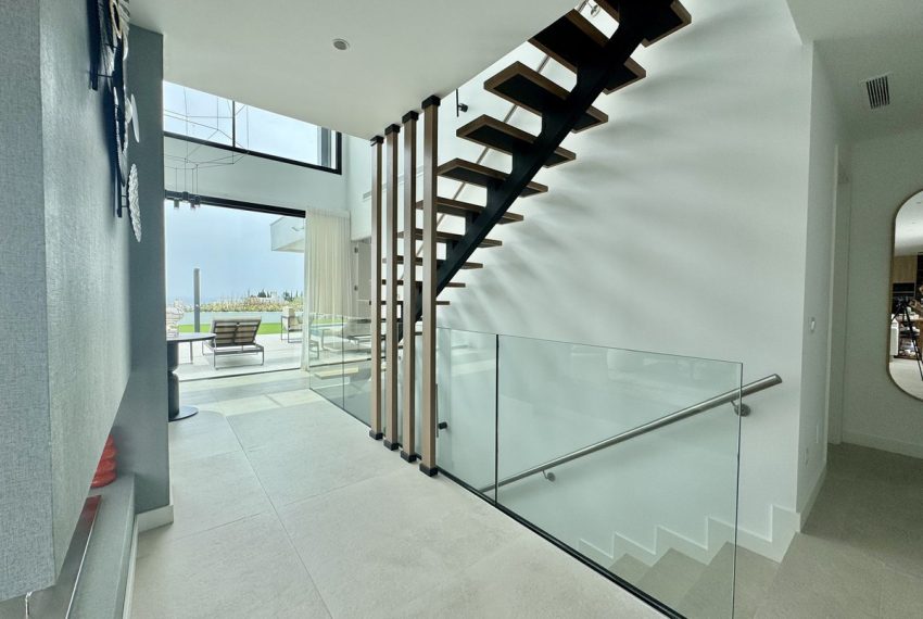 R5072929-Villa-For-Sale-Cancelada-Detached-6-Beds-460-Built-1