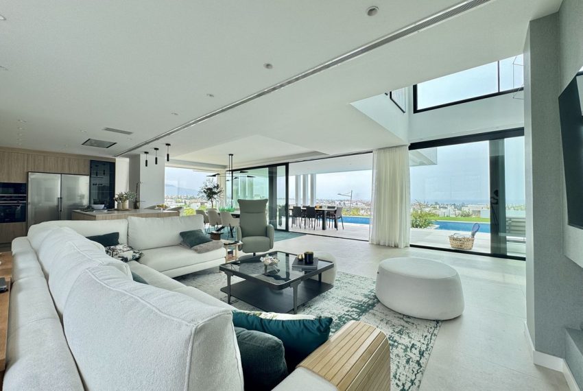 R5072929-Villa-For-Sale-Cancelada-Detached-6-Beds-460-Built-2