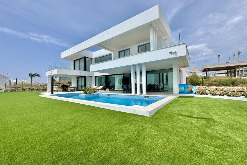 R5072929-Villa-For-Sale-Cancelada-Detached-6-Beds-460-Built