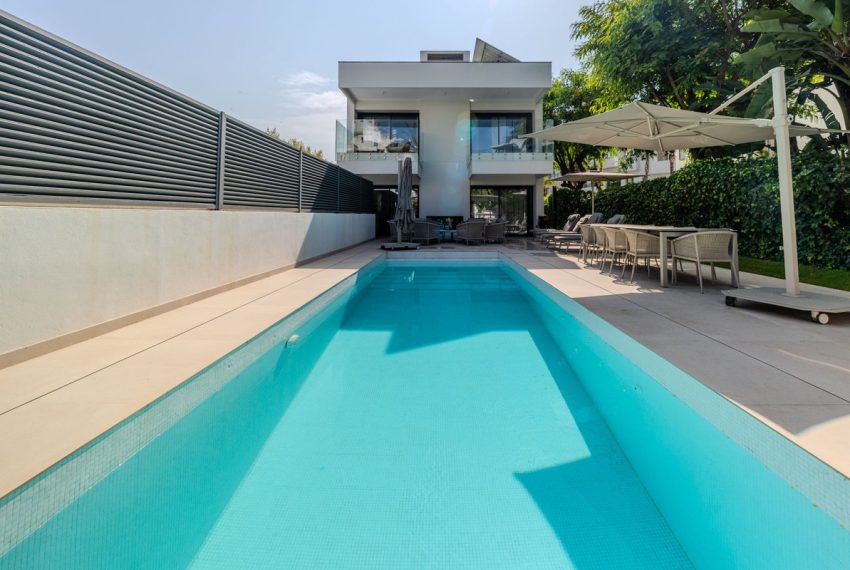 R5073235-Villa-For-Sale-Puerto-Banus-Detached-4-Beds-372-Built