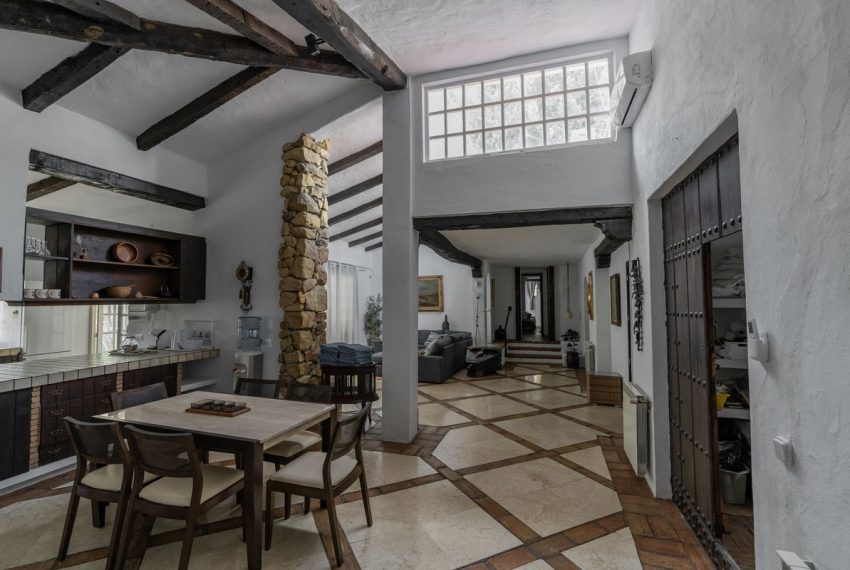 R5074051-Villa-For-Sale-Estepona-Detached-20-Beds-1339-Built-15