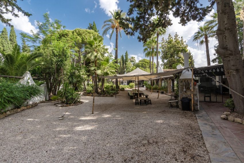 R5074051-Villa-For-Sale-Estepona-Detached-20-Beds-1339-Built-5