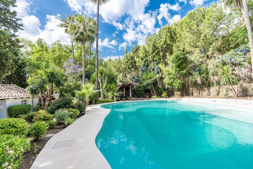 R5074051-Villa-For-Sale-Estepona-Detached-20-Beds-1339-Built-8