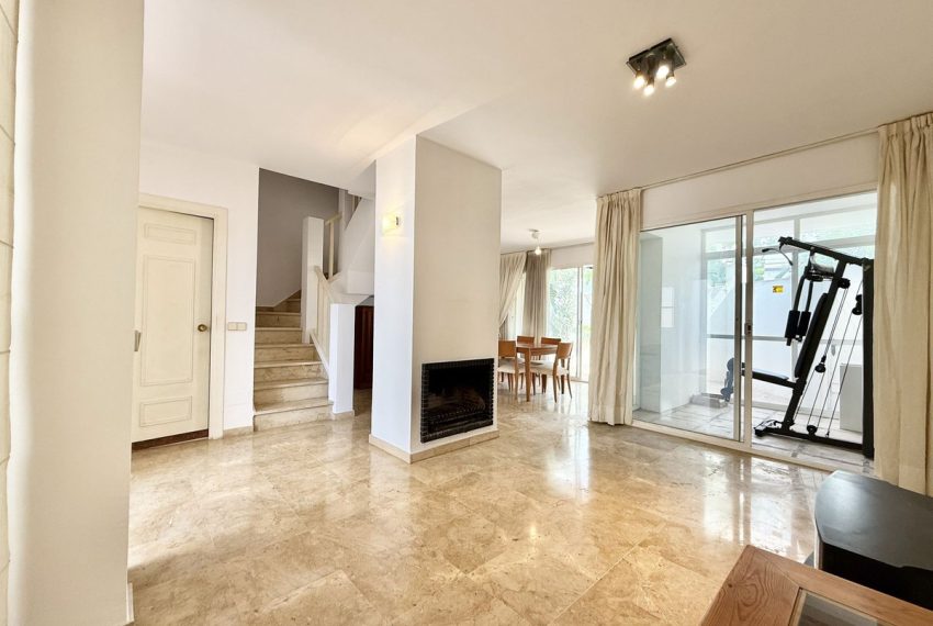 R5074087-Townhouse-For-Sale-Nueva-Andalucia-Terraced-3-Beds-160-Built-1