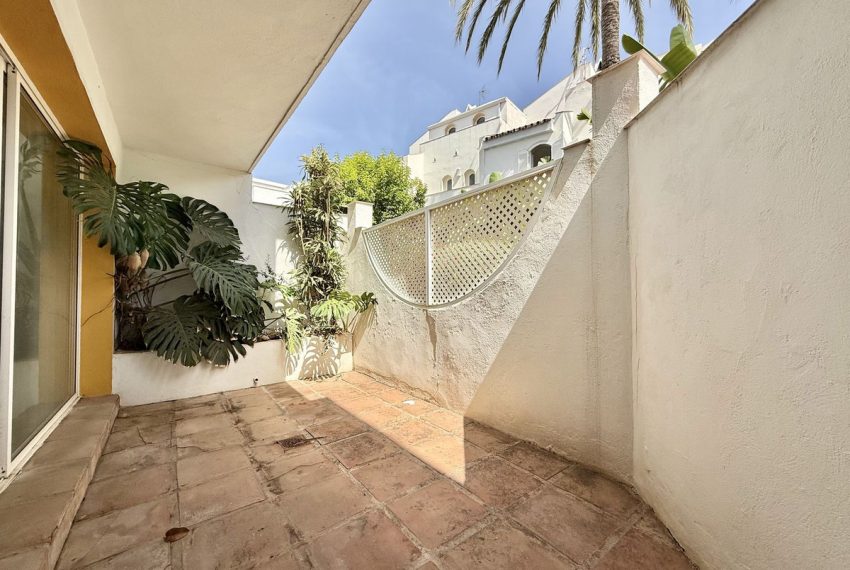 R5074087-Townhouse-For-Sale-Nueva-Andalucia-Terraced-3-Beds-160-Built-3