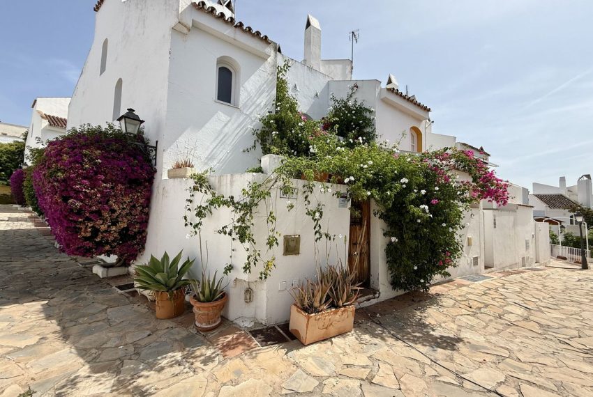 R5074087-Townhouse-For-Sale-Nueva-Andalucia-Terraced-3-Beds-160-Built-5