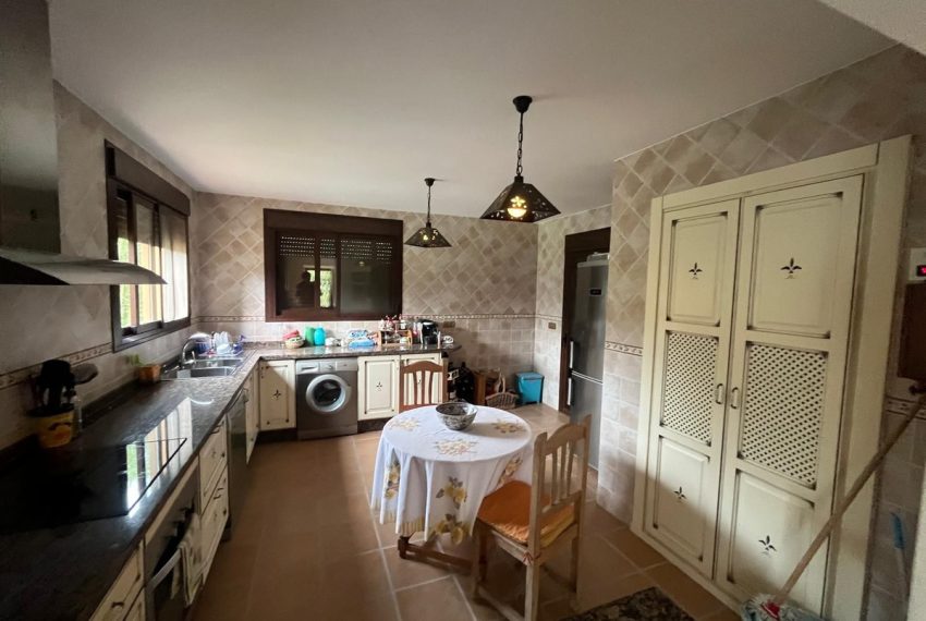 R5074189-Villa-For-Sale-Estepona-Finca-2-Beds-140-Built-13