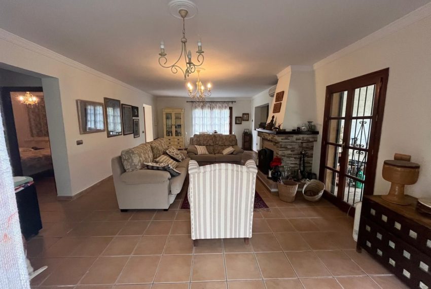 R5074189-Villa-For-Sale-Estepona-Finca-2-Beds-140-Built-14