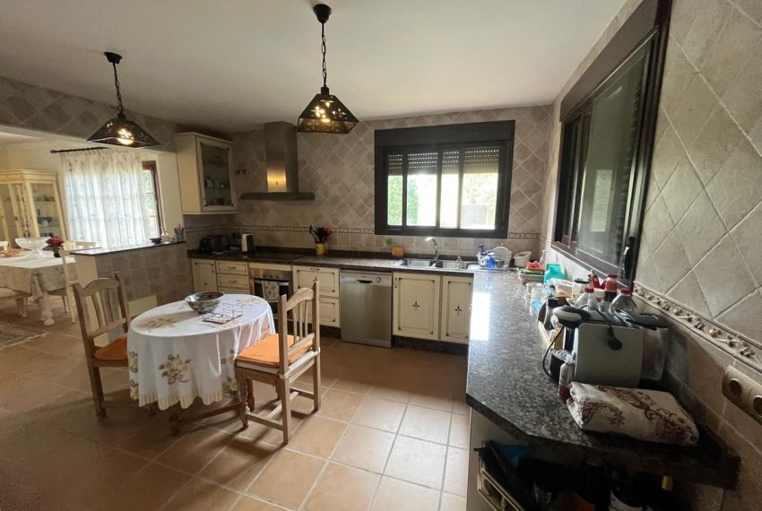 R5074189-Villa-For-Sale-Estepona-Finca-2-Beds-140-Built-3