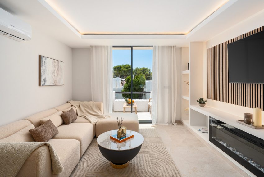 R5074279-Apartment-For-Sale-Nueva-Andalucia-Penthouse-Duplex-3-Beds-172-Built-2