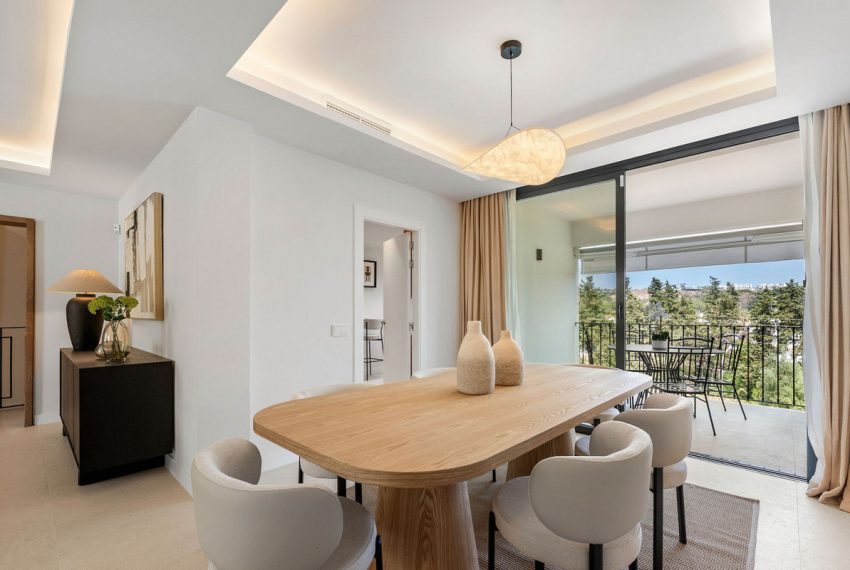 R5075620-Townhouse-For-Sale-Nueva-Andalucia-Terraced-4-Beds-273-Built-2