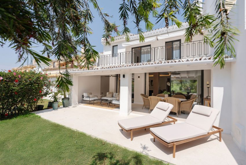 R5075620-Townhouse-For-Sale-Nueva-Andalucia-Terraced-4-Beds-273-Built