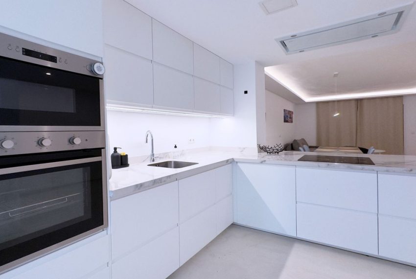 R5076316-Apartment-For-Sale-Nueva-Andalucia-Ground-Floor-2-Beds-122-Built-2