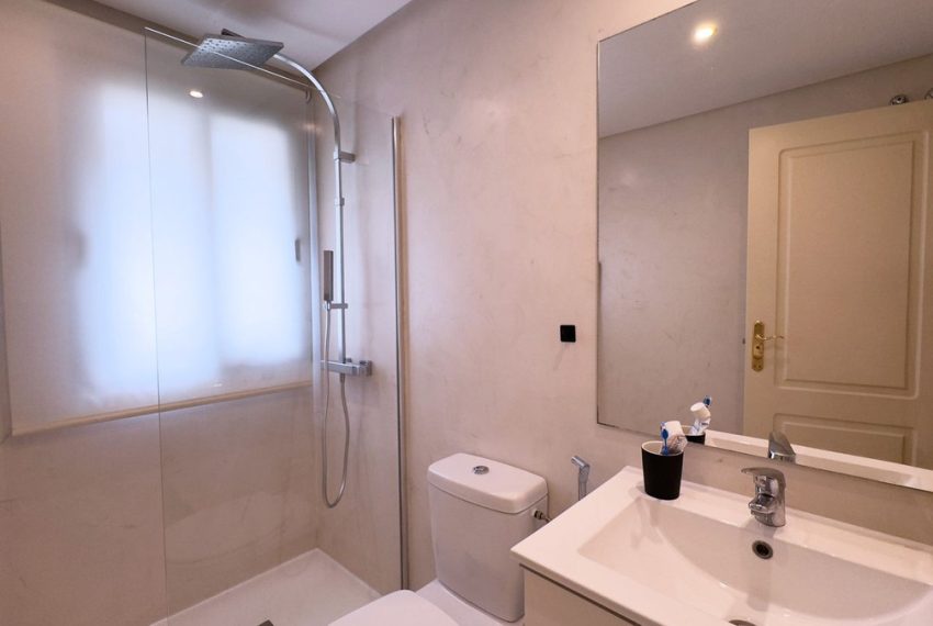 R5076316-Apartment-For-Sale-Nueva-Andalucia-Ground-Floor-2-Beds-122-Built-9