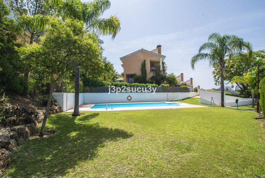 R5076673-Villa-For-Sale-Estepona-Semi-Detached-3-Beds-202-Built-1