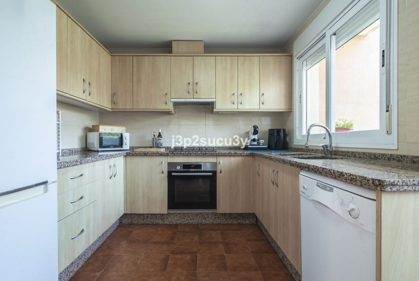 R5076673-Villa-For-Sale-Estepona-Semi-Detached-3-Beds-202-Built-10