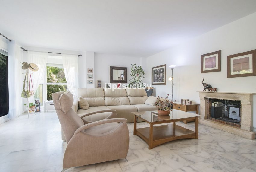 R5076673-Villa-For-Sale-Estepona-Semi-Detached-3-Beds-202-Built-12