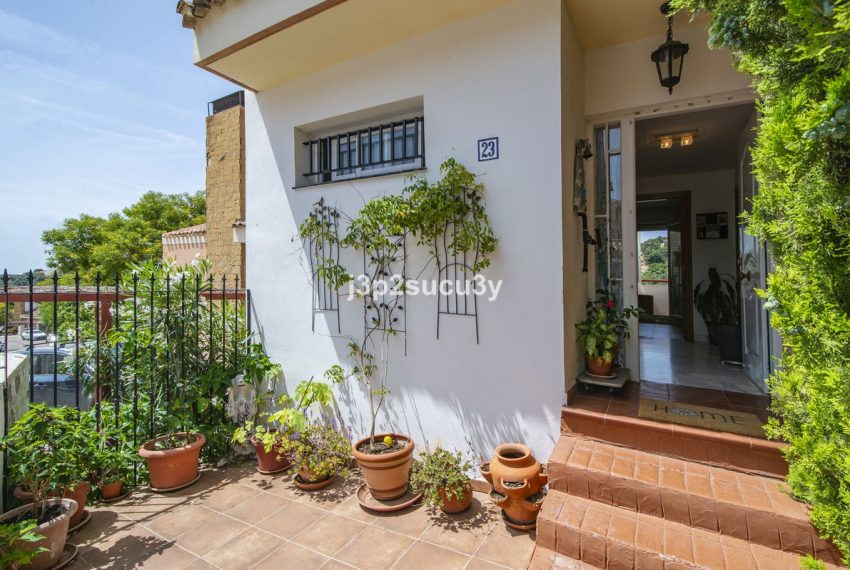 R5076673-Villa-For-Sale-Estepona-Semi-Detached-3-Beds-202-Built-3