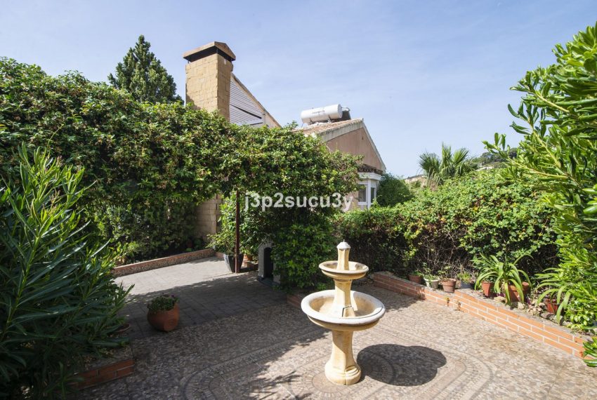 R5076673-Villa-For-Sale-Estepona-Semi-Detached-3-Beds-202-Built-6